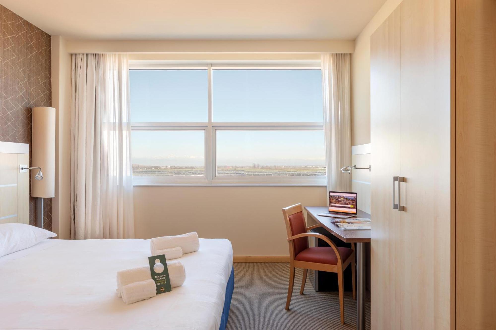 B&B Hotel Cherasco Langhe Екстериор снимка
