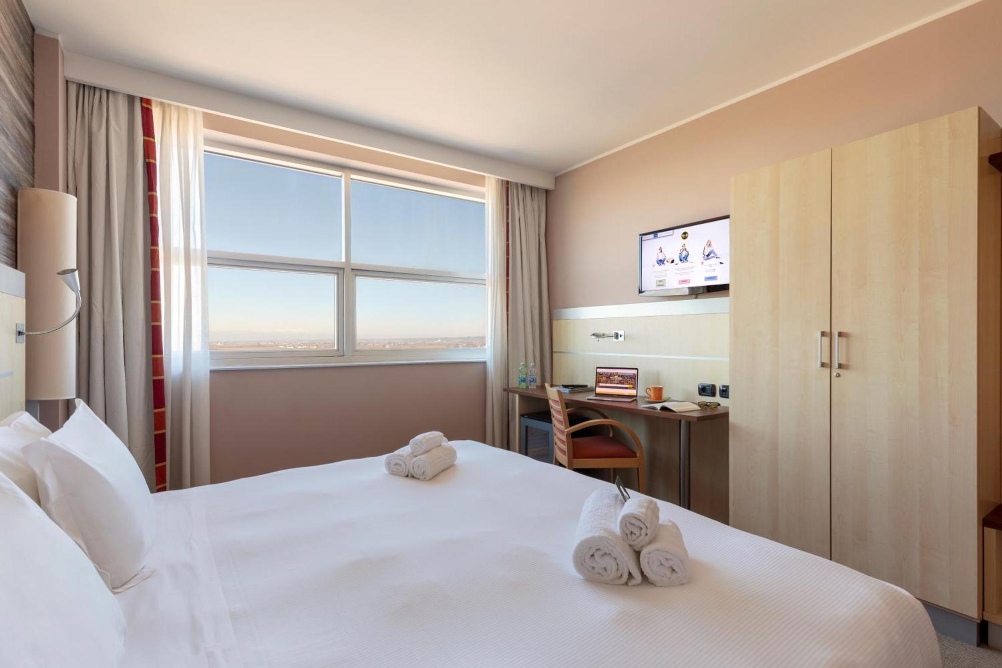 B&B Hotel Cherasco Langhe Екстериор снимка