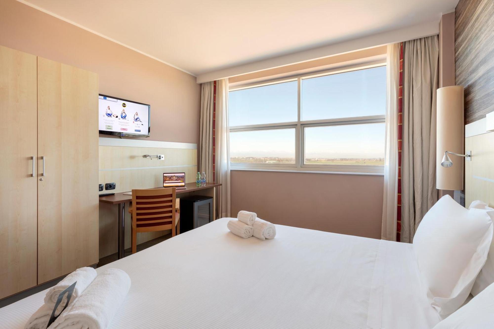 B&B Hotel Cherasco Langhe Екстериор снимка