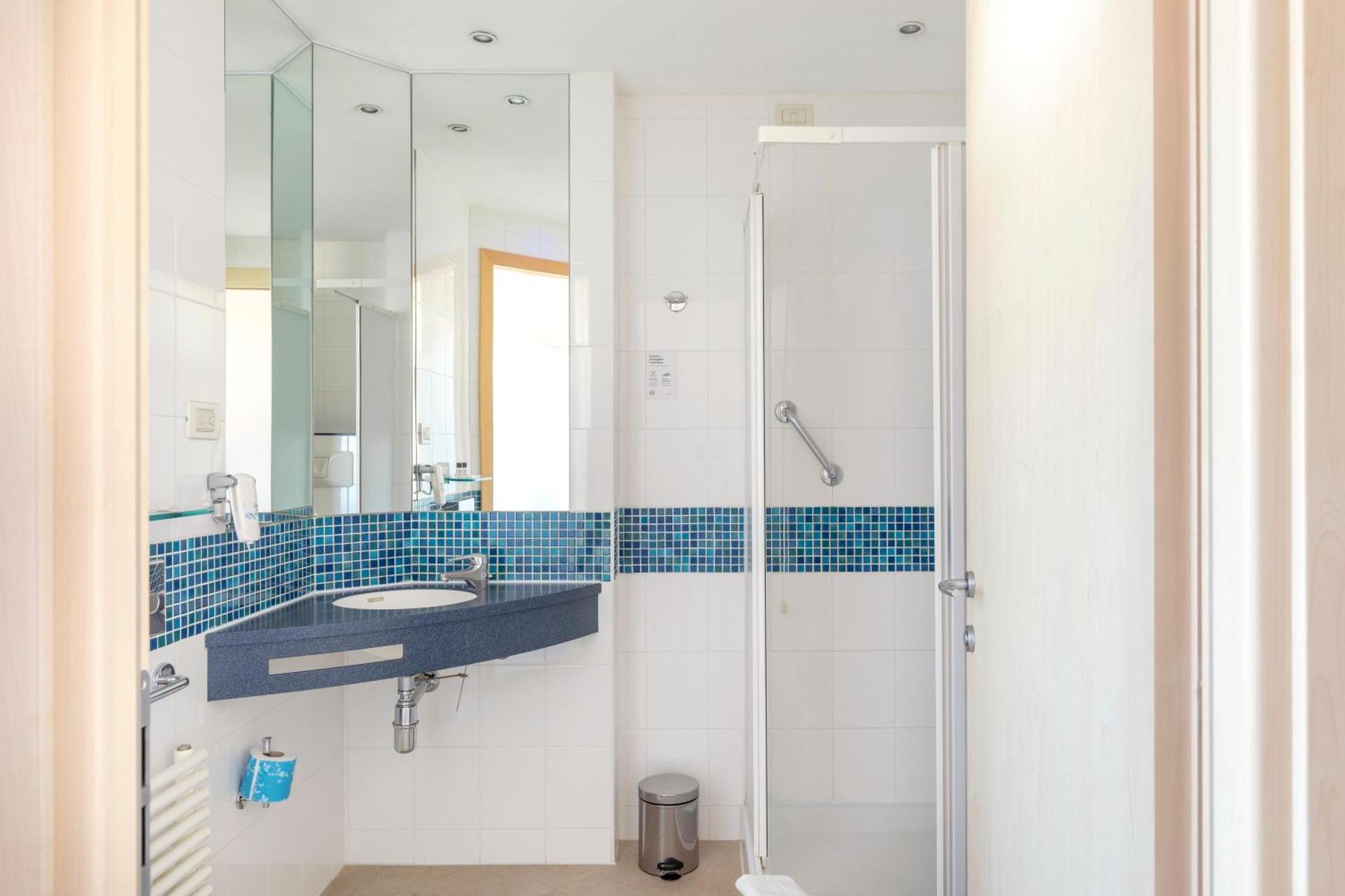 B&B Hotel Cherasco Langhe Екстериор снимка