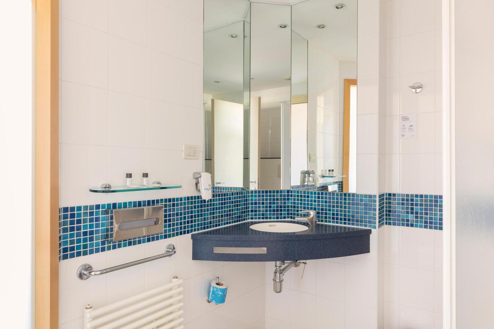 B&B Hotel Cherasco Langhe Екстериор снимка